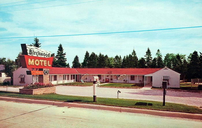 Birchwood Motel - Vintage Postcard